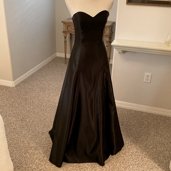 Jessica McClintock Dress! - Picture 11 of 12